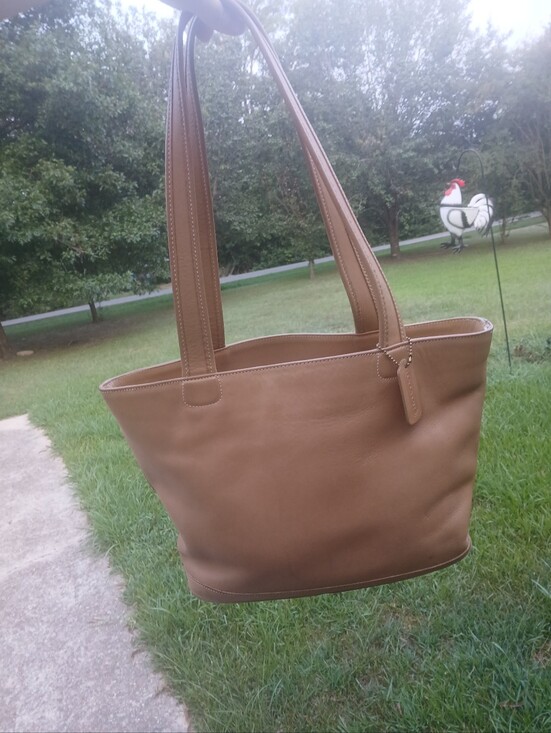 Coach Handbags - Vintage Coach Tote